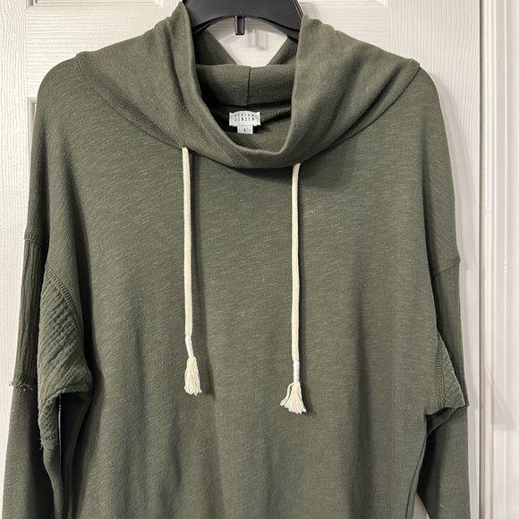 Peyton Jensen Tunic style top - Picture 2 of 5